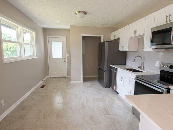 3rd image of 548 Seneca Dr