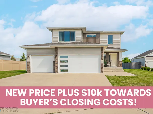 726 30th Ter E, West Fargo, ND 58078