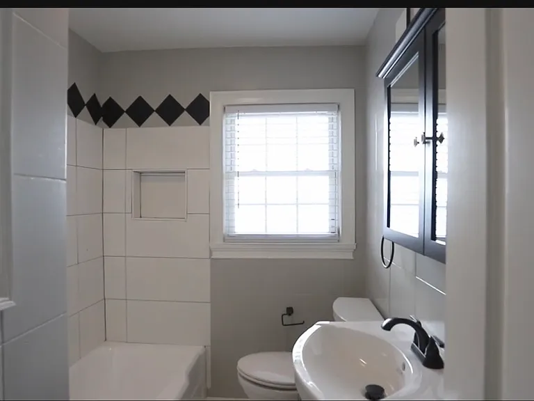 1732 Monroe Dr NE #A — Photo 8