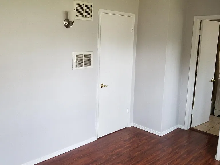 1240 N McCadden Pl #7 — Photo 8