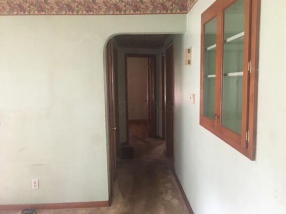 5th image of 221 W Hubert Ave
