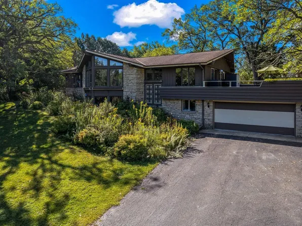 W1955 Lucy LANE, Mukwonago, WI 53149