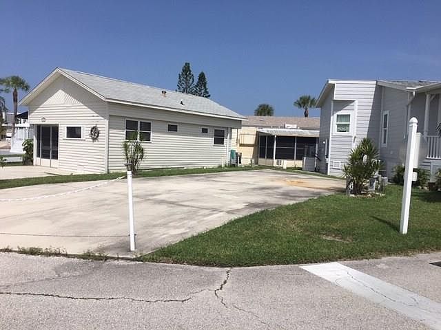 1st image of 893 Nettles Blvd