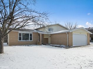 22823 Lakeshore Dr, Richton Park, IL 60471