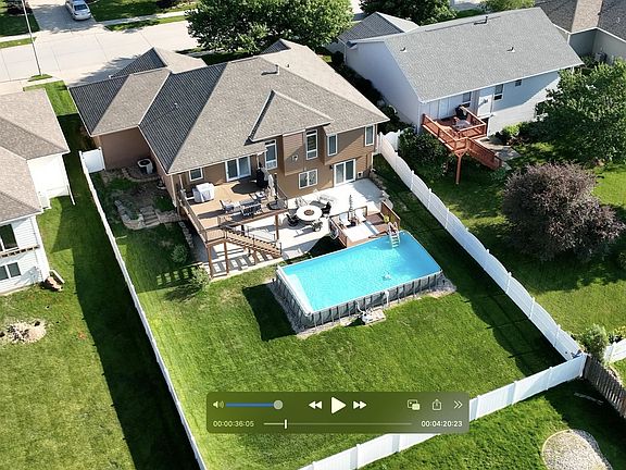 3rd image of 16526 Cottonwood St