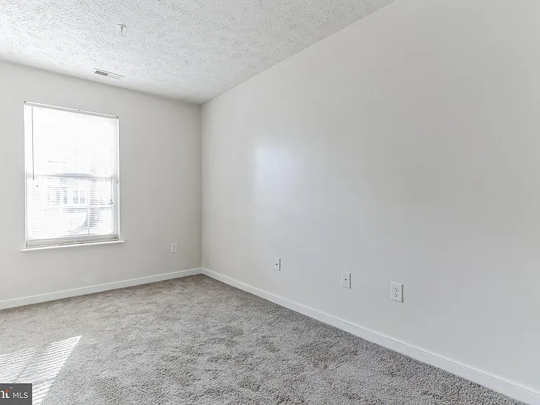 2405 Forest Edge Ct #103 — Photo 33