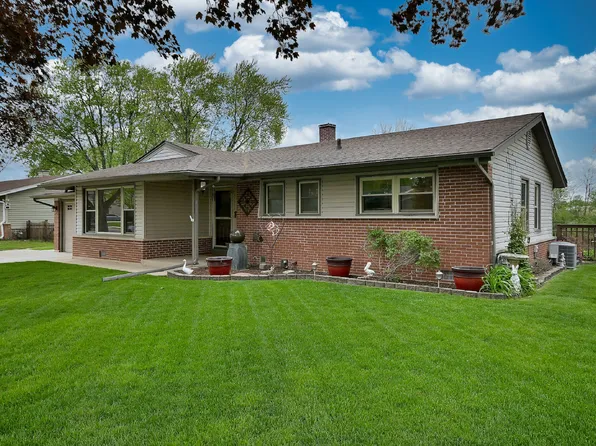 799 Brantwood Ave, Elk Grove Village, IL 60007