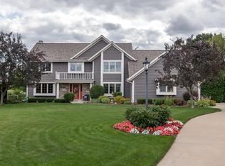 4975 S Holly Ct, New Berlin, WI 53151