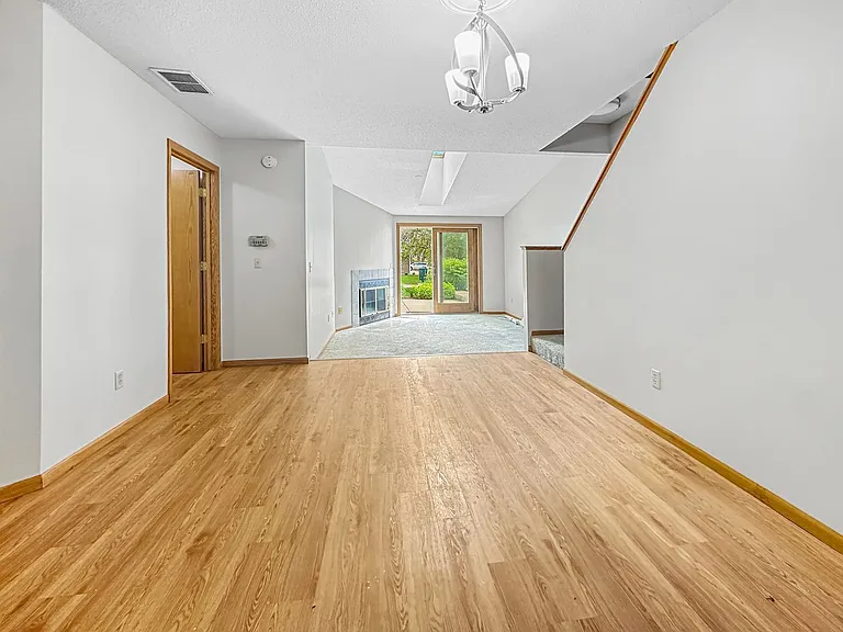 5308 Highpointe Dr — Photo 14