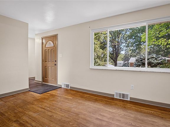 3rd image of 4737 Jewel Dr