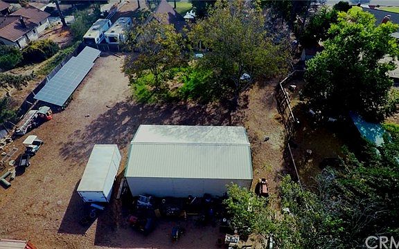 3rd image of 1350 La Loma Dr