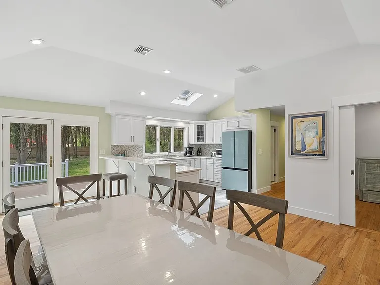 116 Norfolk Dr — Photo 5