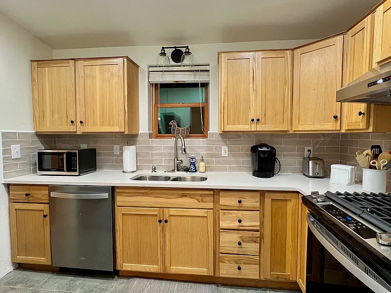 244 S Railroad Ave — Photo 10