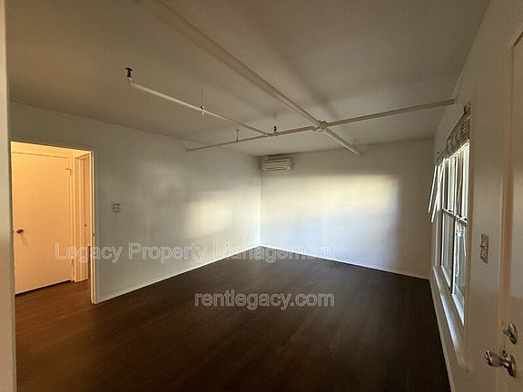 2nd image of 1715 H St APT 3
