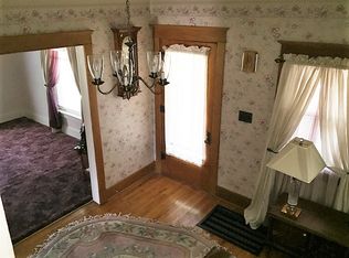 818 E 2nd St, Dixon, IL 61021