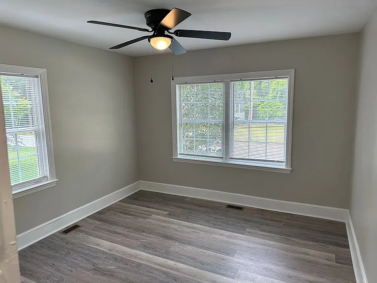 449 Stanley Ave — Photo 13
