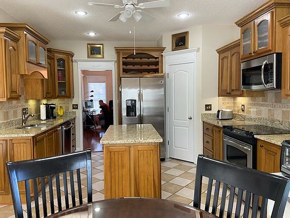 5th image of 105 Fairfax Ct