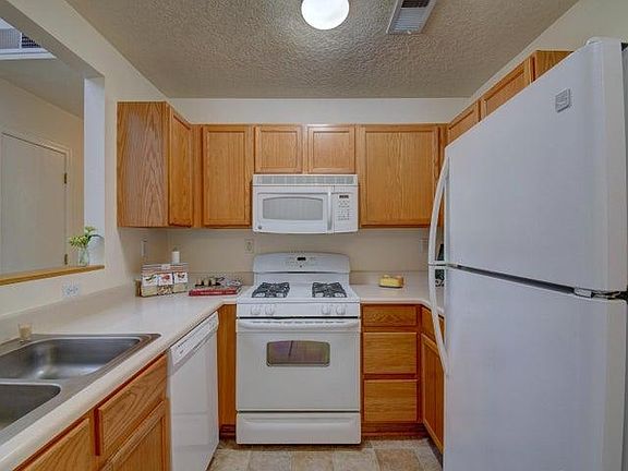 3rd image of 1523 Los Jardines Pl NW
