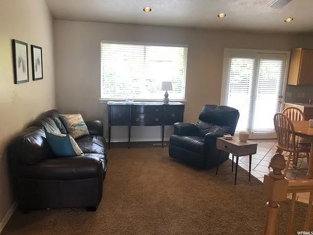 347 E La Vera Ln — Photo 6