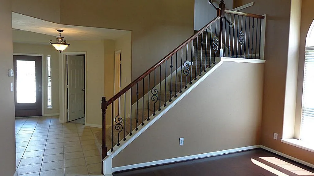 5 bed, 3.0 bath, $2,850 — Photo 4