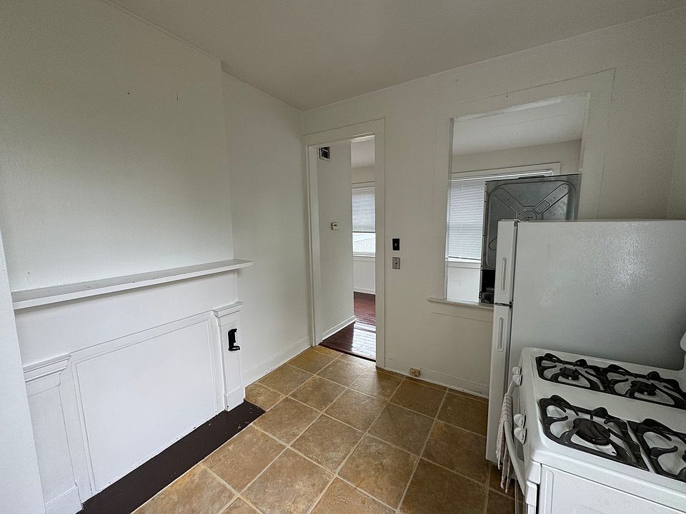 Kitchen/alt view