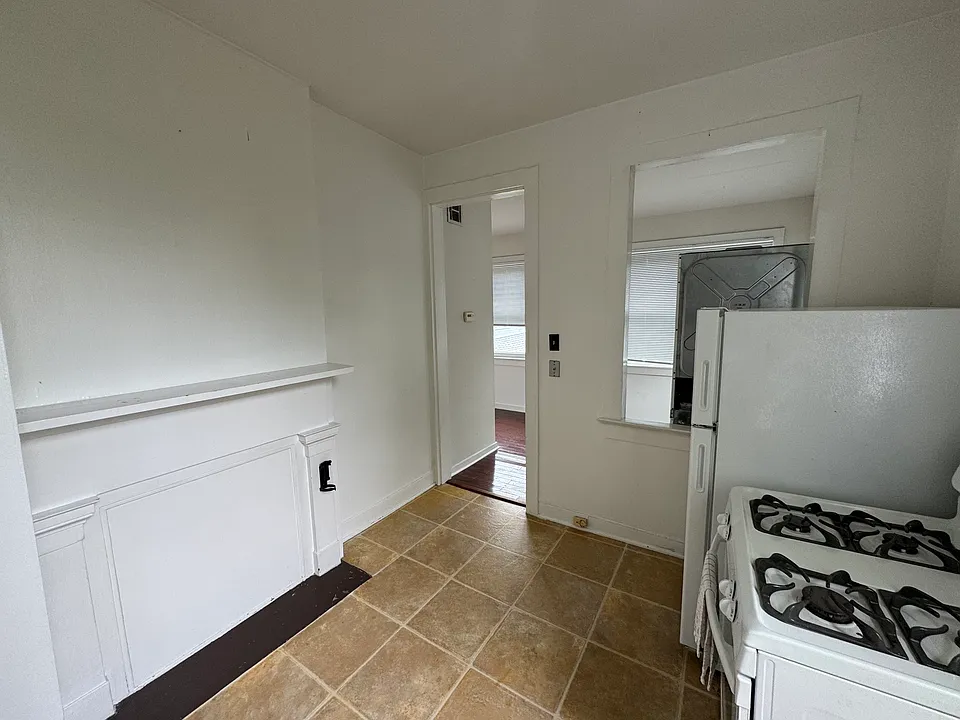 Kitchen/alt view