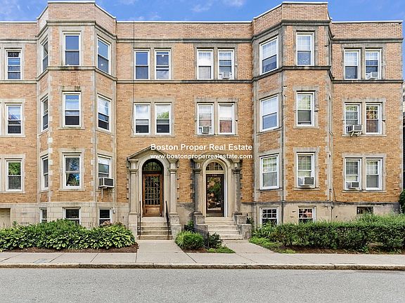 3rd image of 136 Pleasant St