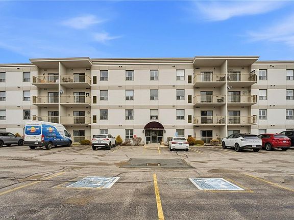 3rd image of 12 Saint Andrew St #408