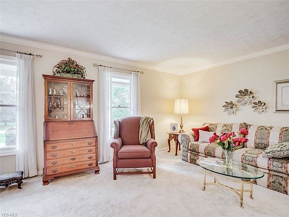 4th image of 2442 Danbury Ln