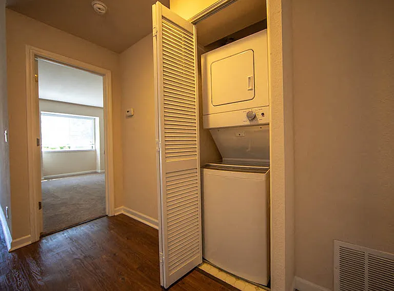 Laurel Grove — Photo 41