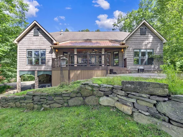 105 Robert Way, Daniels, WV 25832