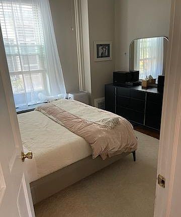 3rd image of 1610 N Jackson St #1610