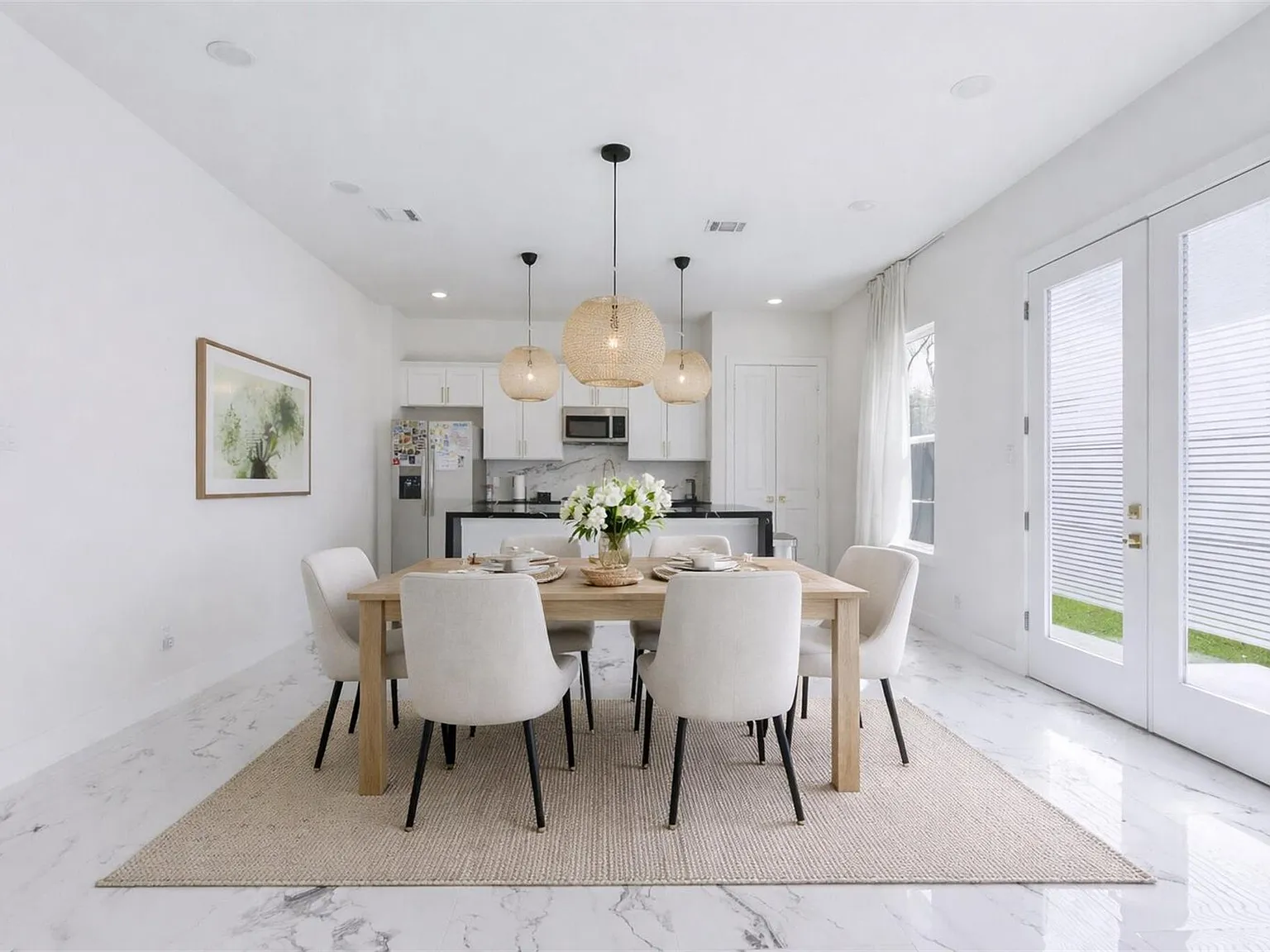 3 bed, 2.5 bath, 1648 sqft, $2,300 — Photo 4