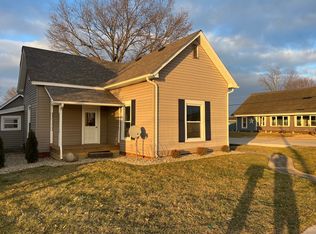 572 E Central St, Rosedale, IN 47874