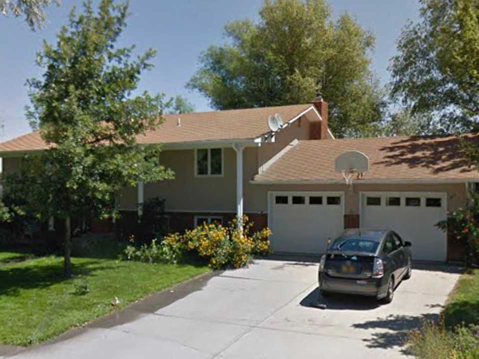 1st image of 401 Blue Bell Ln