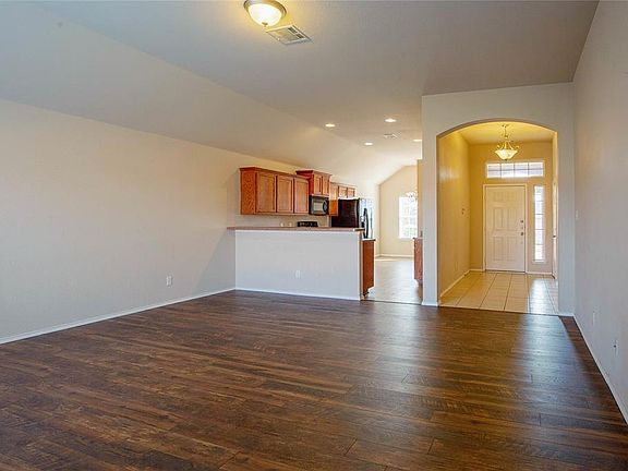 4th image of 5405 Creek Hill Ln