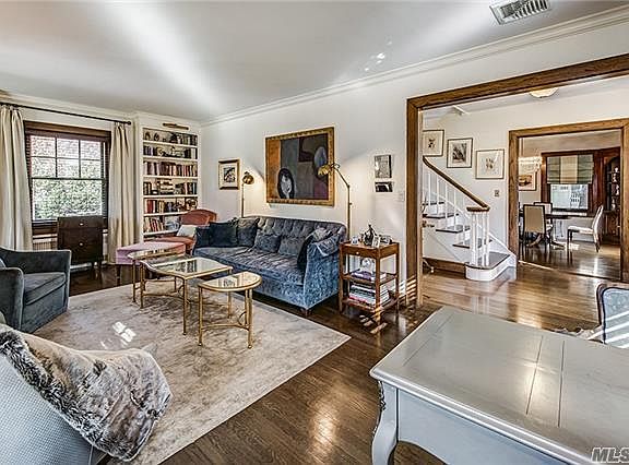 4th image of 84 Downing Ave