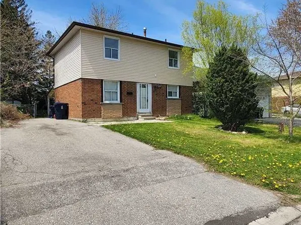 107 Crittenden Sq, Toronto, ON M1B 1V2