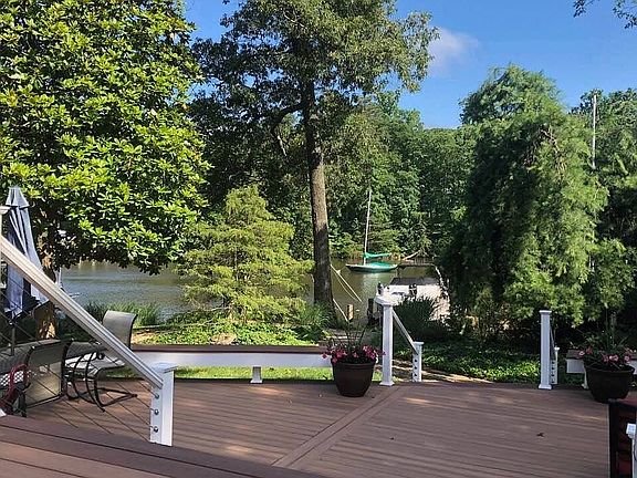 View from 850 SF Wolfe deck