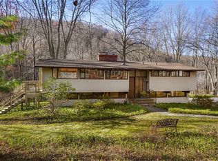 90 Park View Rd S, Pound Ridge, NY 10576