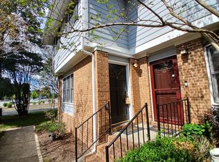 111 Old Cooper Sq, Chapel Hill, NC 27517