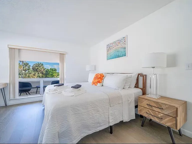 6 Lucerne Ave #3 — Photo 5