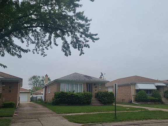 3rd image of 4717 N Sayre Ave