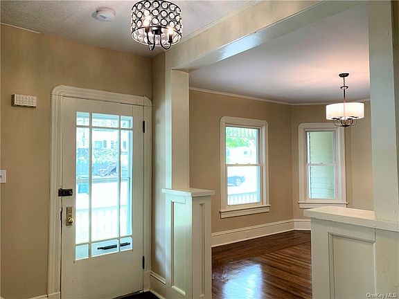 5th image of 37 Gladstone Ave