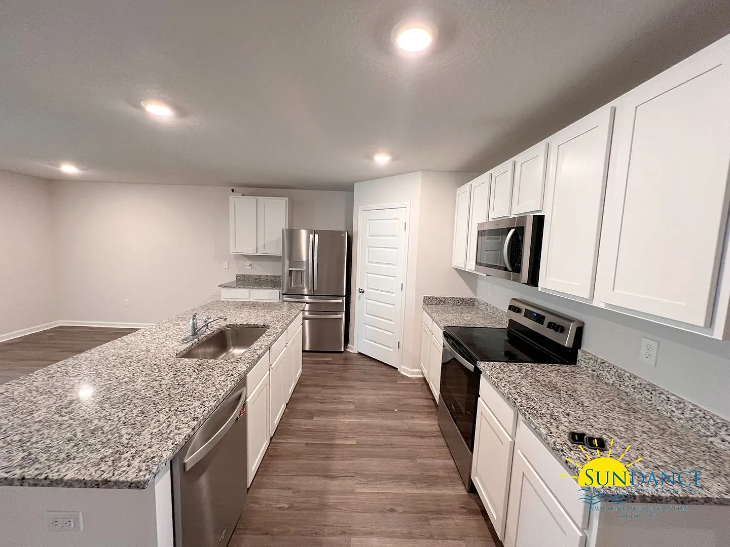 Spacious 4-Bed Home in Prime Location and pet friendly! — Photo 4