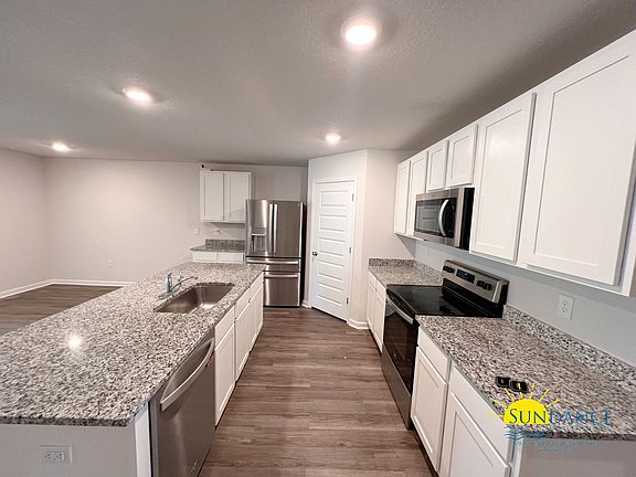 4th image of 5374 Wyndell Cir
