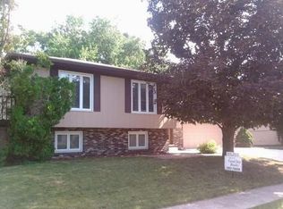 711 24th Avenue Ct, Moline, IL 61265