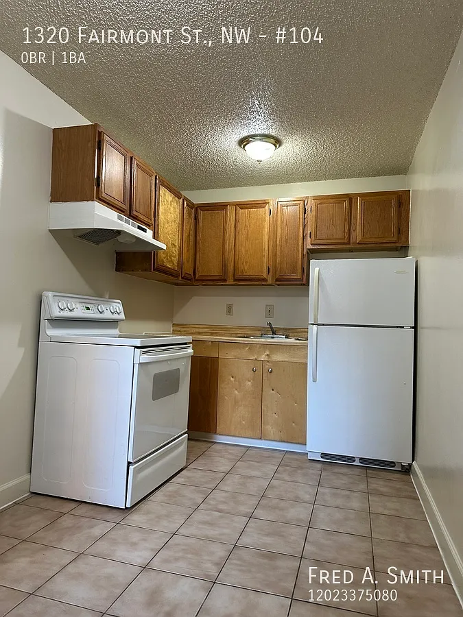 1320 Fairmont St NW — Photo 3