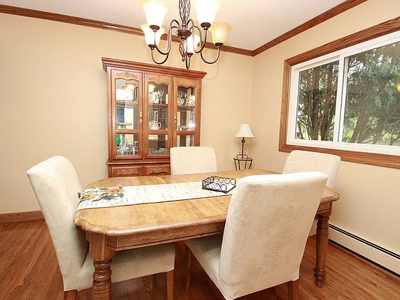 5th image of 3309 Selkirk Dr