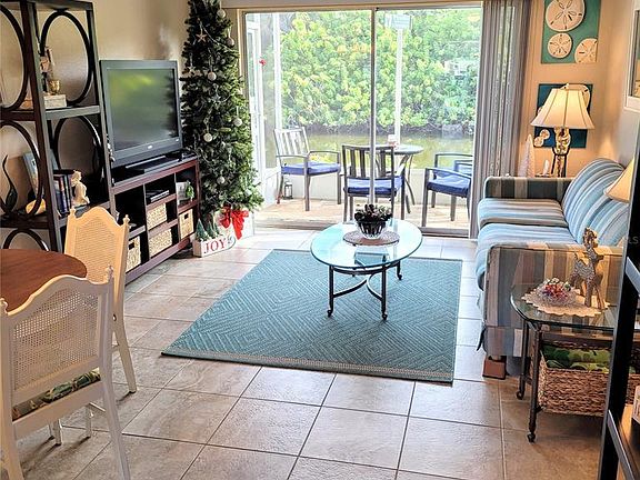 5th image of 2851 Swifton Dr APT 33